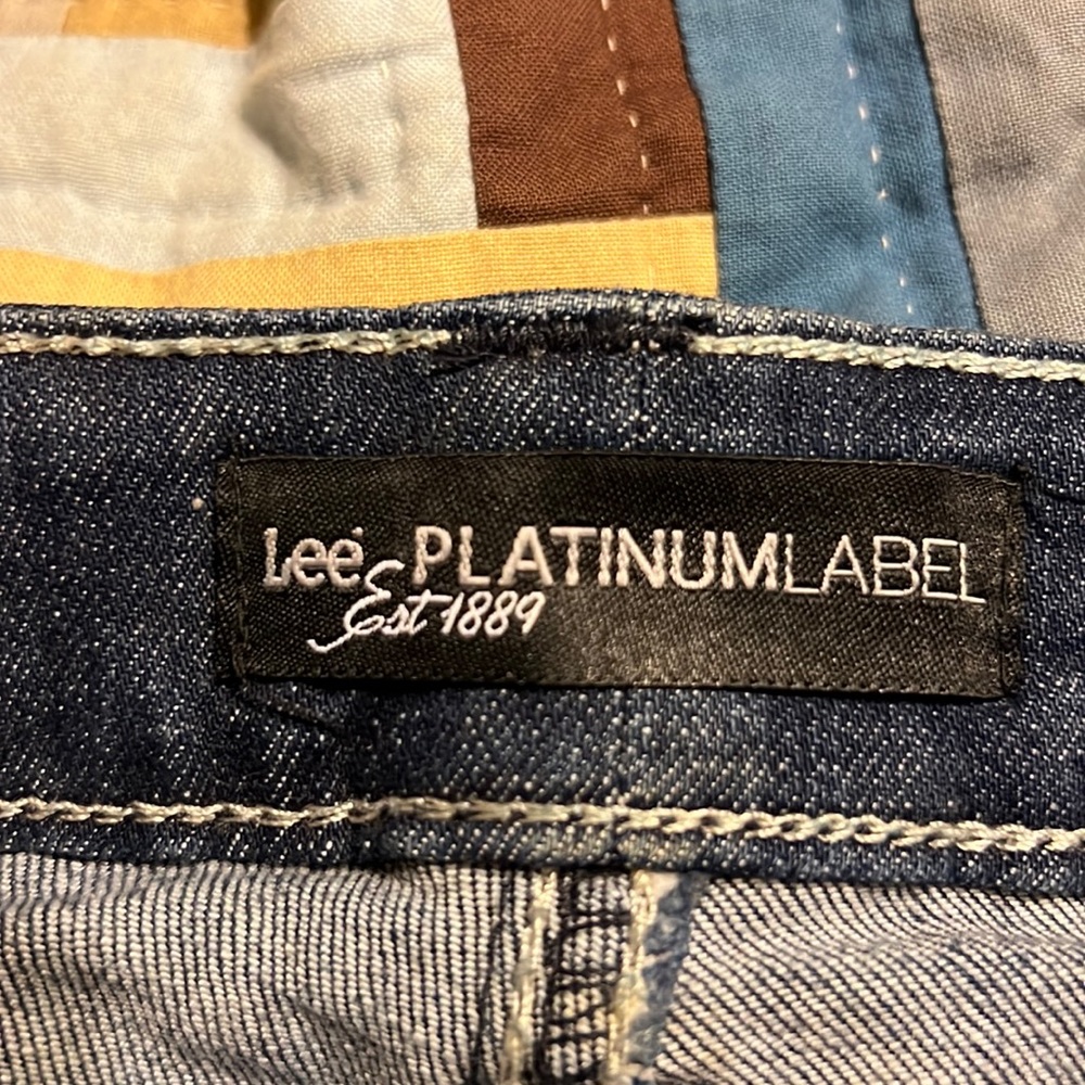 Lee platinum label mid rise fit boot cut jeans worn once 5 pocket